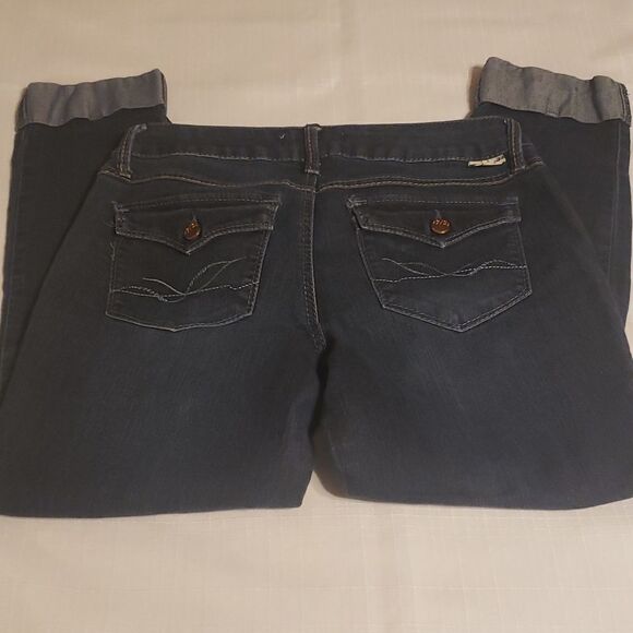 17/21 size 8 jeans. - Picture 2 of 8